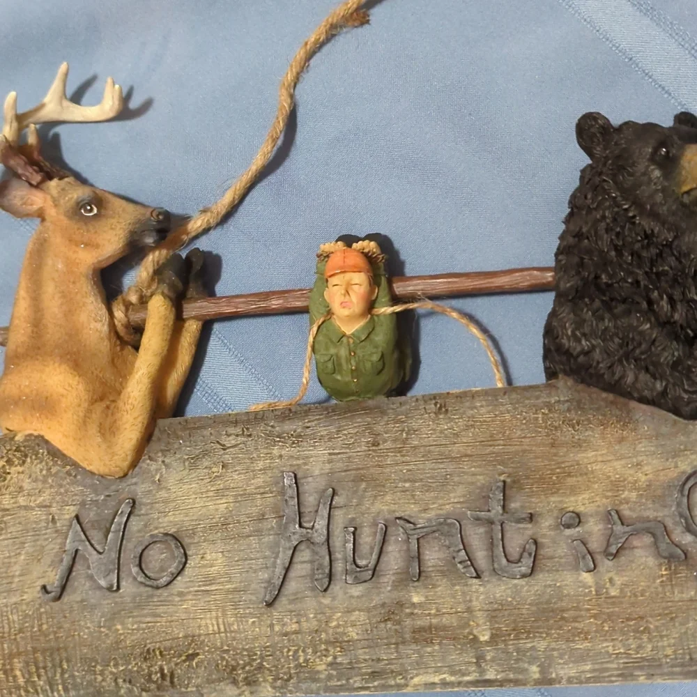 🦌Deer Hunter Humor Dimensional Hard Resin Wall  Plaque 13.6" x 10" New WithTags - Picture 6 of 10